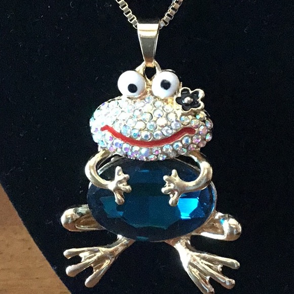 Designer Like Jewelry - NWT Blue Frog 2"plus Crystal Perfect Companion🌷💚